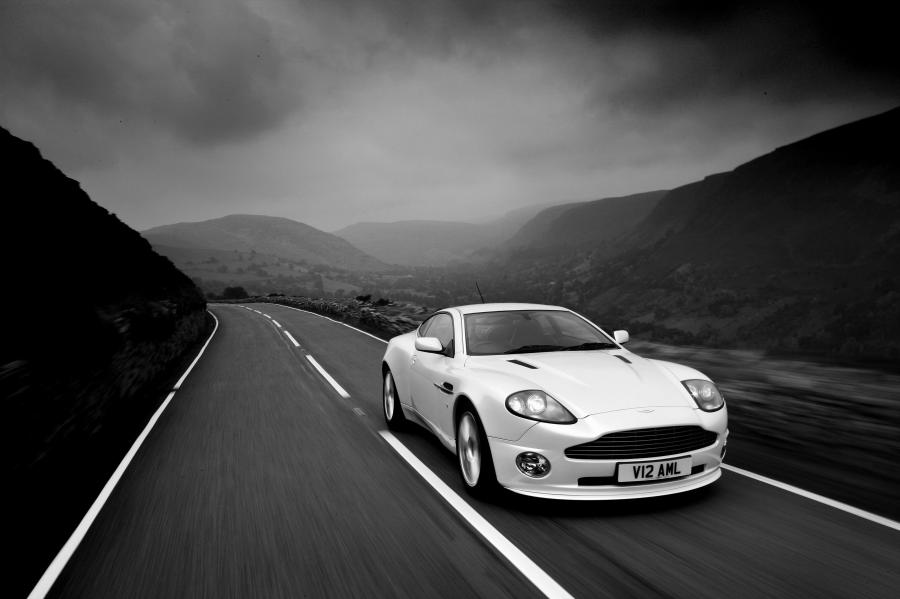  Aston Martin V12 Vanquish S 2004 года  (UK) (фото 10 из 37)